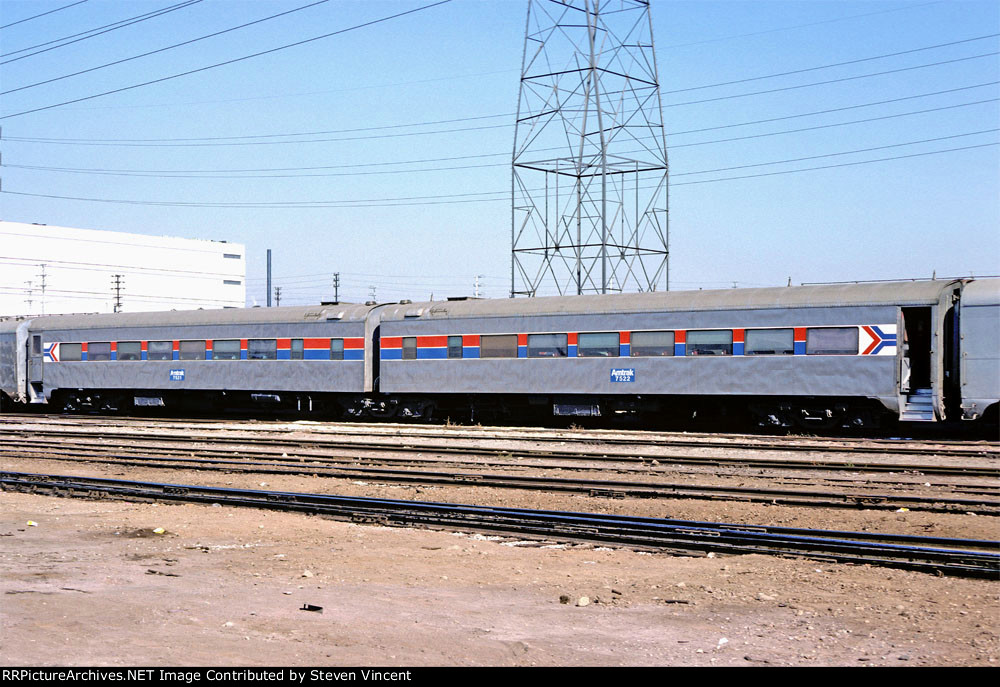 Amtrak ex SP articulated coach AMTK #7521-7522